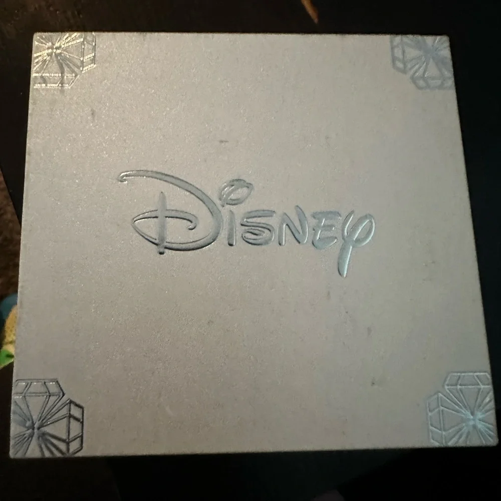 Disney necklace - Picture 2 of 3